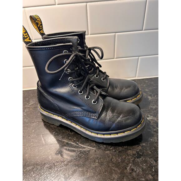 Dr. Martens Women's Leather Smooth Lace Up Combat Boots Winter Black Size 5 - Picture 3 of 10